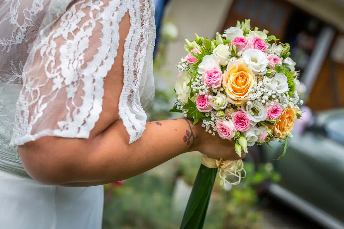 Bouquet de fleurs pastel de la mariée