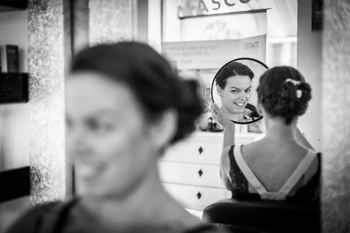 Jeu subtil de reflets sur la décoration de mariage