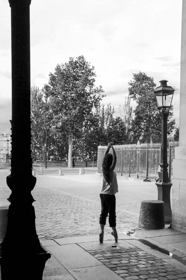 Danseuse en pleine performance artistique