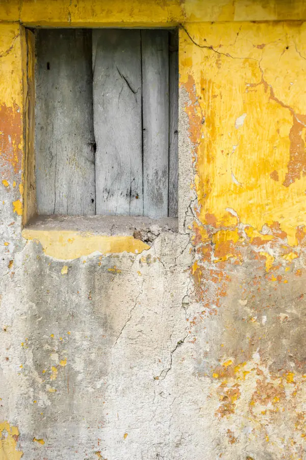 vieille facade jaune